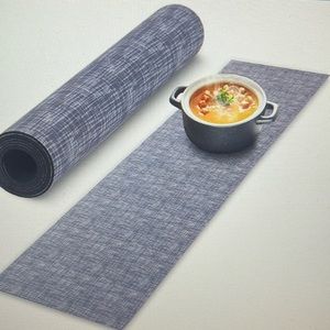 Trivet table runner